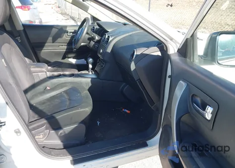 2015 Nissan Rogue Select S z USA, uszkodzony, nr VIN JN8AS5MT4FW674307